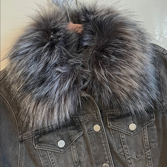 NWOT Michael Kors Black Denim Jean Jacket Faux Fur Collar Removeable, Size M - Picture 4 of 14